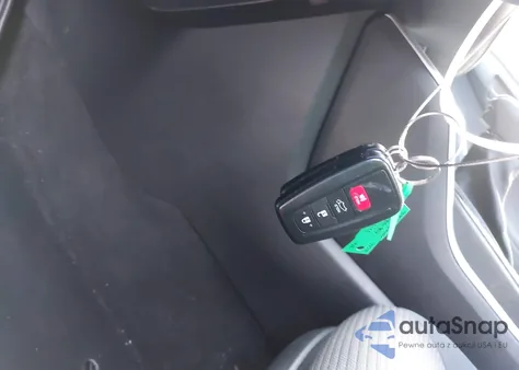 2021 Toyota Highlander Le from USA, damaged, VIN 5TDZZRAH8MS058625